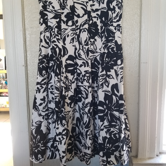 Lauren Ralph Lauren Black and White Floral Midi Dress - Picture 4 of 15